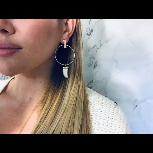 Horn Hoop Earrings Women Gold Shell Bar Studs Jewelry Accessory Boho Circle NWT - Picture 2 of 2